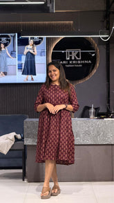 ELEGANT COTTON MIDI DRESS WITH THREE-QUARTER SLEEVES