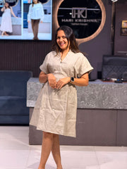 ELEGANT COLLARED BUTTON-DOWN SHORT MIDI DRESS