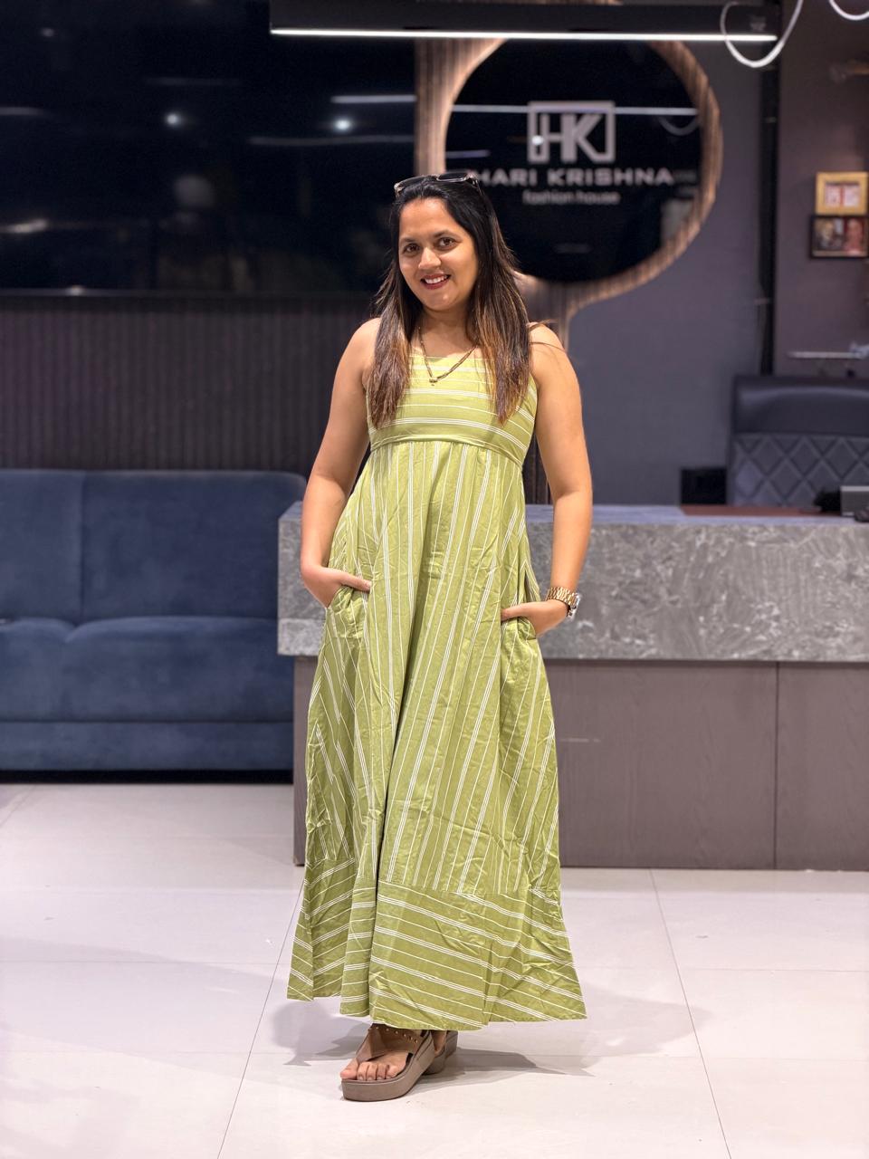 WOMEN'S SLEEVELESS STRIPED LONG MIDI DRESS