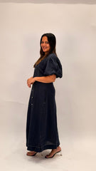 CLASSIC COTTON V-NECK BUTTON-FRONT MIDI DRESS WITH PUFF SLEEVES
